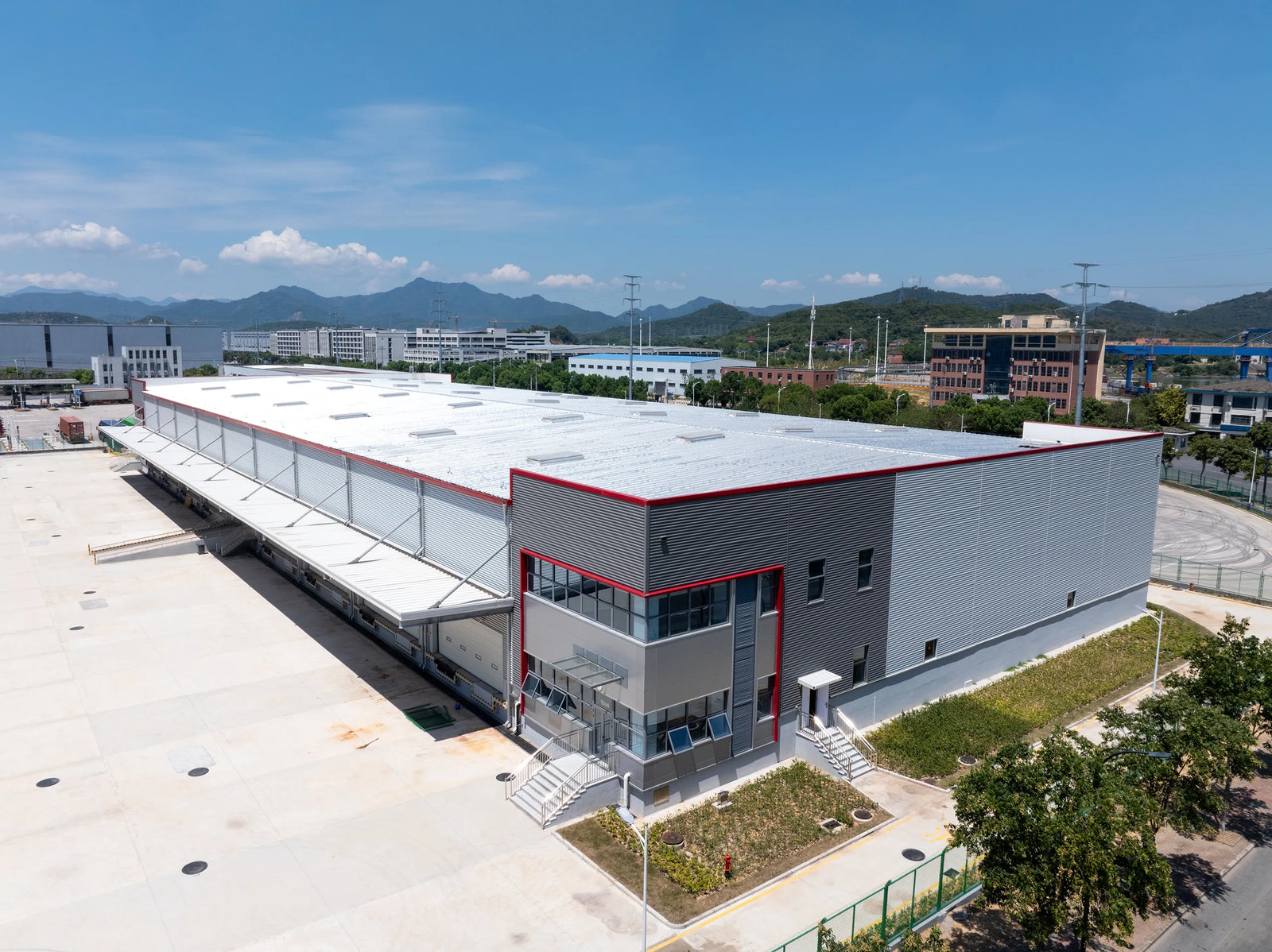 Industrial manufacturing facility and production equipment